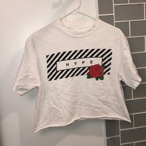 “HYPE” 🌹 crop t-shirt